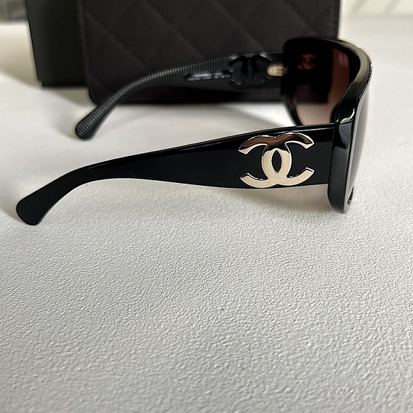 Authentic Chanel Shield Classic Black Sunglasses. - Picture 4 of 8